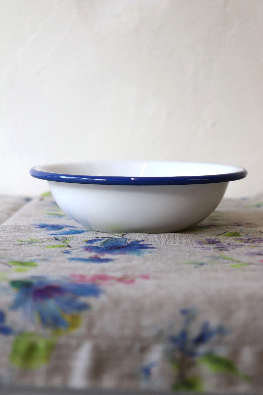 <img src="muender-emaille-schuessel-kinderset-05" alt="münder email kinder schüssel herzvogel">